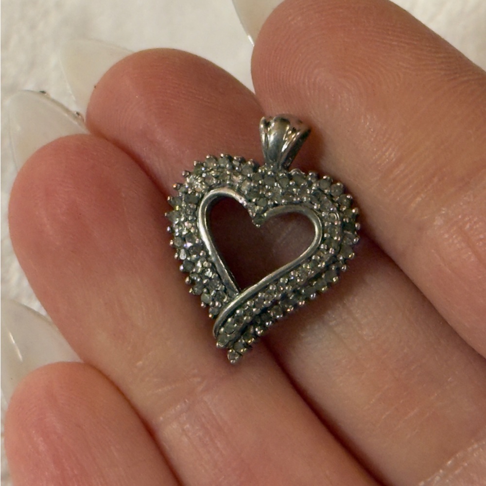 Sterling Silver Diamond Heart Pendant with 1/4 Carat Diamond